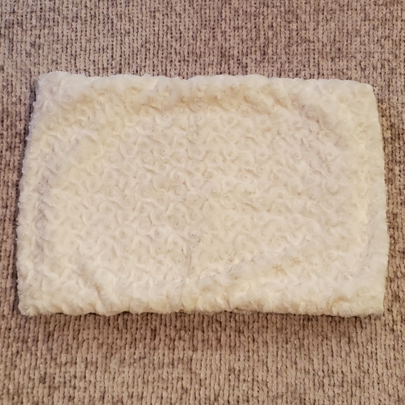 LOFT Faux Fur Cream Snood Scarf - Picture 2 of 5